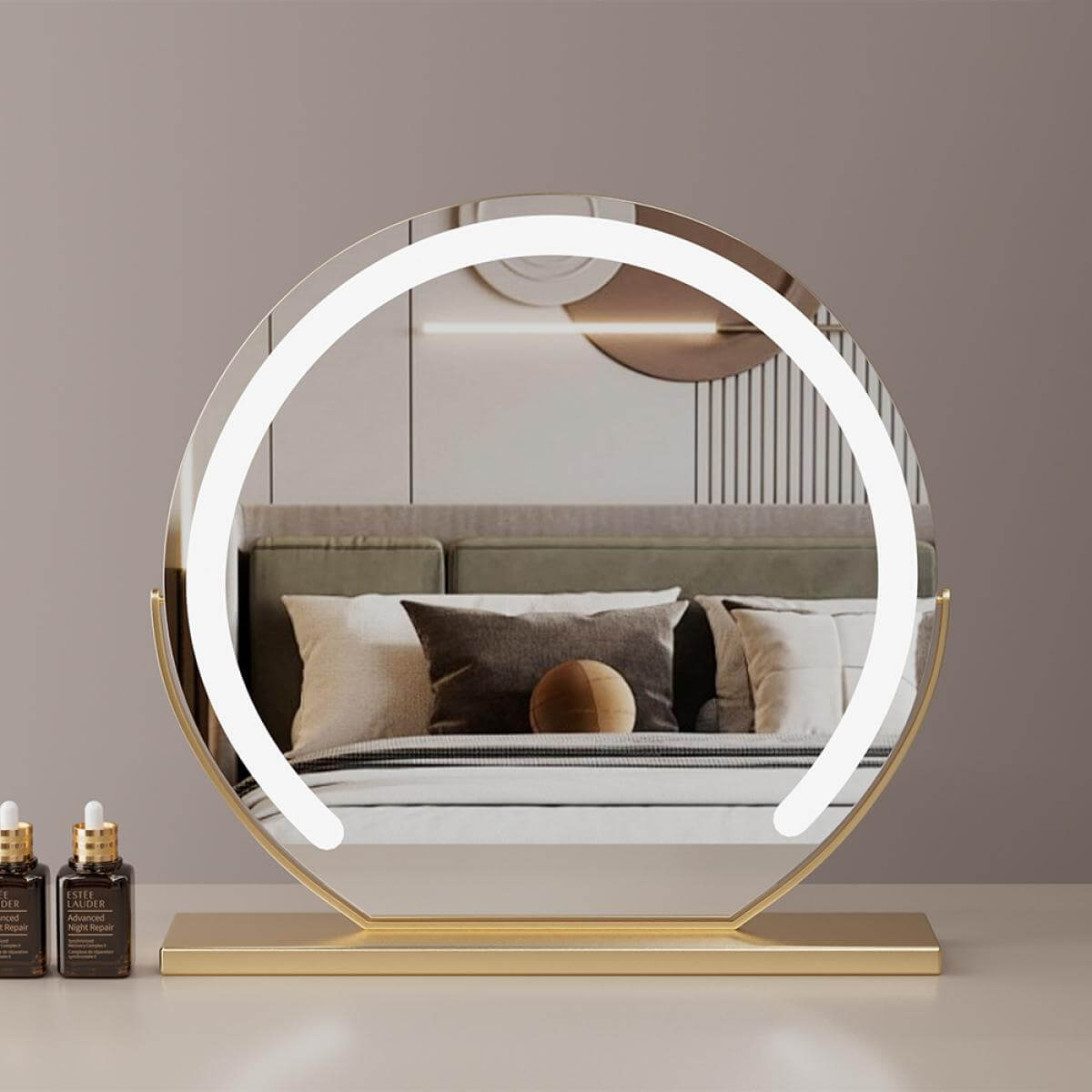 Stylish Hollywood Vanity Mirror with an Elegant Gold Base and Circular Design for Modern Interiors
