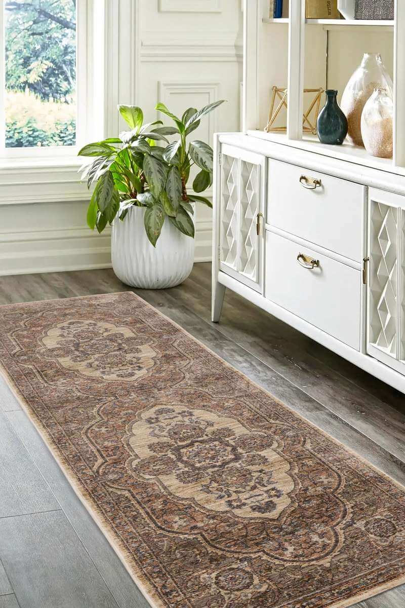 Elegant Vintage Rug in Neutral Tones, Perfect for Enhancing Contemporary Living Spaces