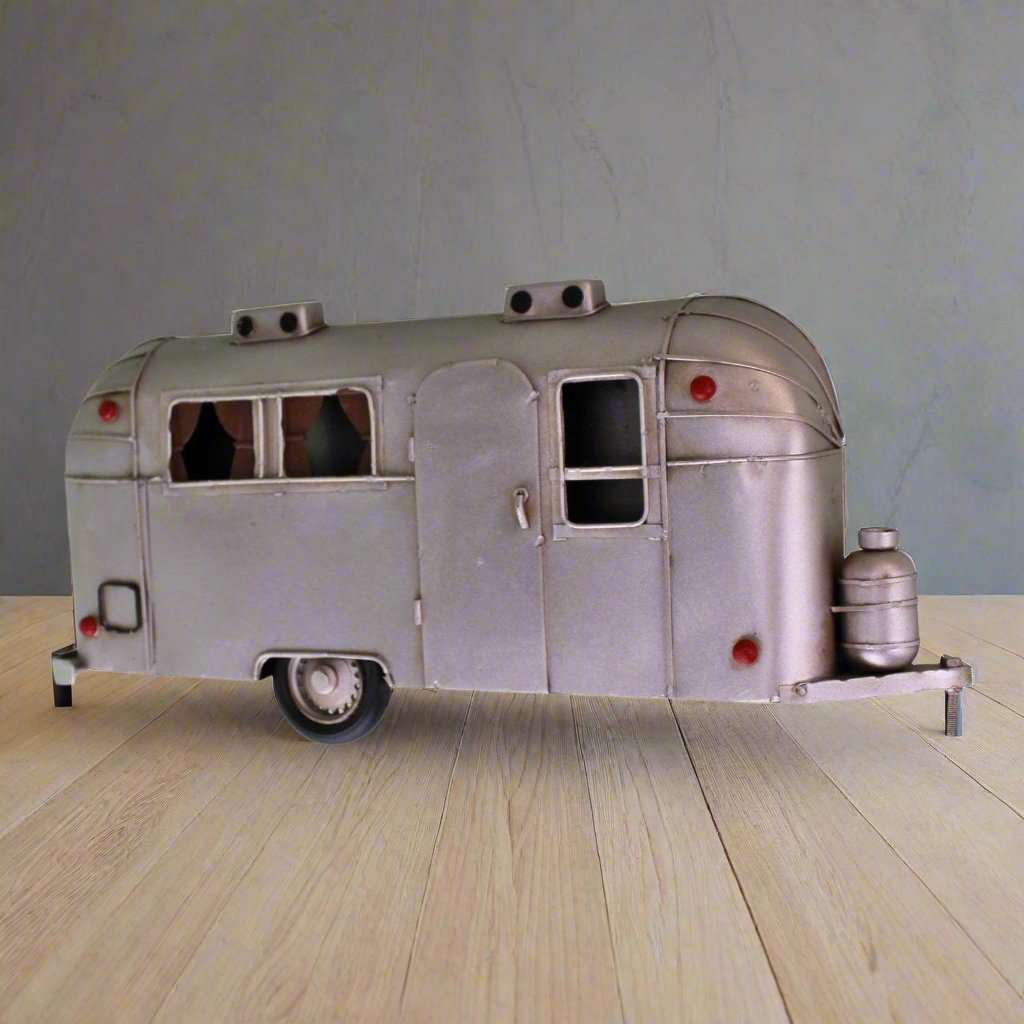 Wall Hanging Silver Metal Camper Decoration Geko Products