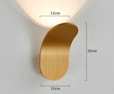 Modern Nisu Home Wall Sconce in Gold Finish with Elegant Curved Design and Soft Lighting