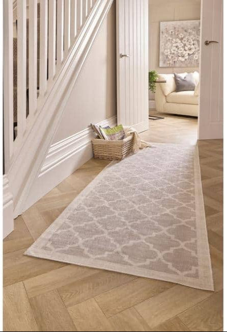 Elegant Washable Rug in a geometric pattern, perfect for hallways and modern home decor