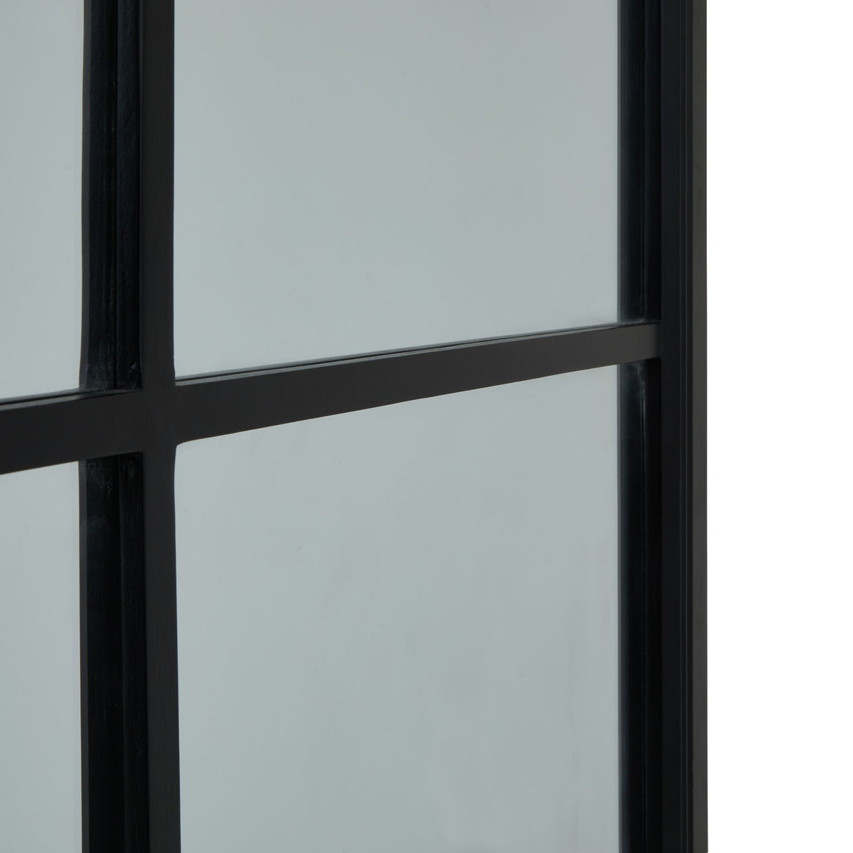 Stylish window mirror from Shades 4 Seasons featuring a black frame and a sleek design