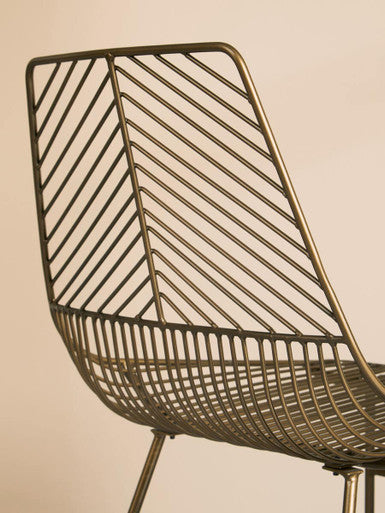 Orsina Wire Chair with Stylishly Curved Metal Design and Modern Minimalist Aesthetic