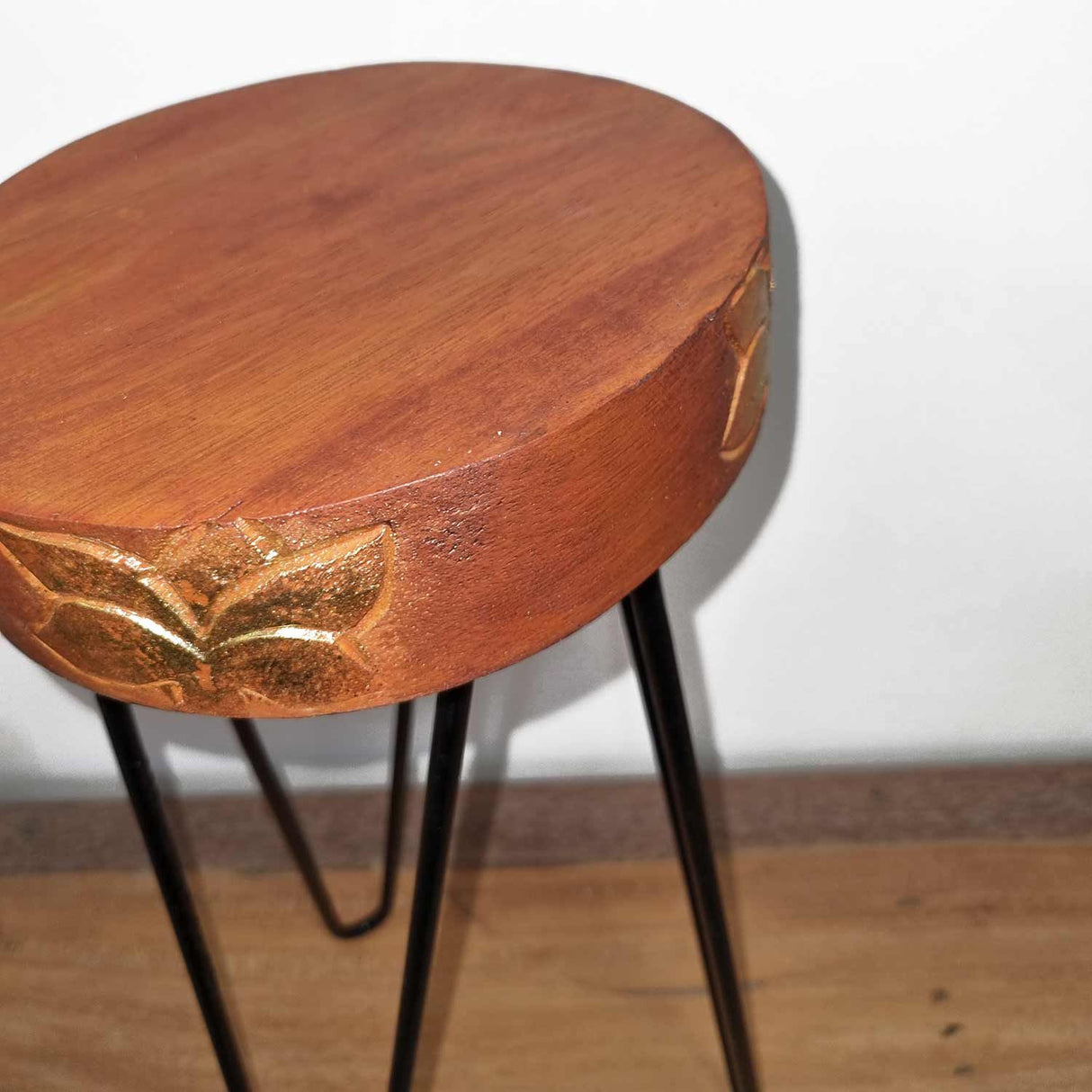 Albasia Wood Plant Stand - Terracotta & black detail AW Dropship UK