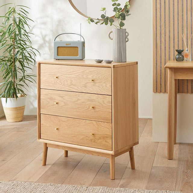 Fishe and Lilly Chest of 3 Drawers in Natural Wood Finish, Ideal for Stylish Storage Solutions